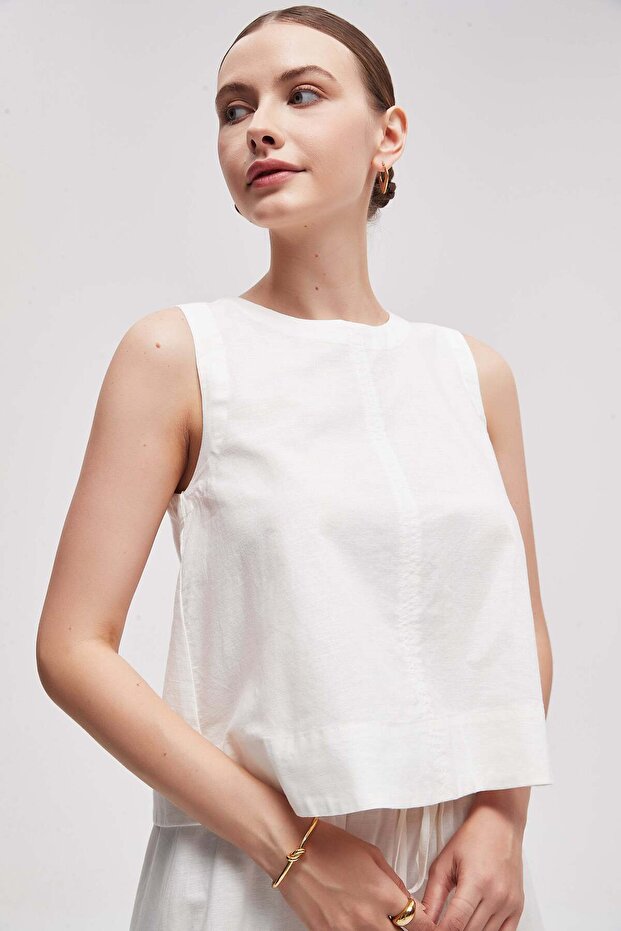 Solid Sleeveless Top - 3