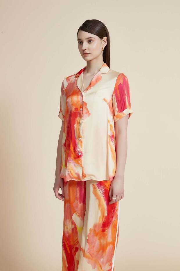 بلوزة مطرزة بأزرار - 4