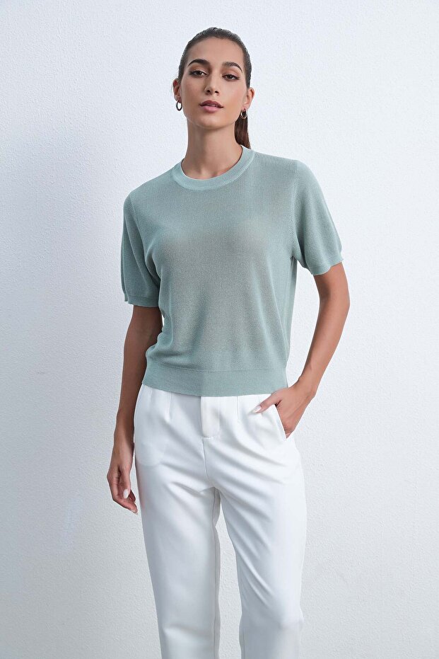 بلوزة سادة قصيرة بأكمام نصفية - 3