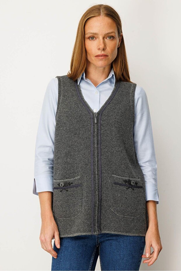 Women's V-Neck Pocket Embroidered Wool Vest Smoked