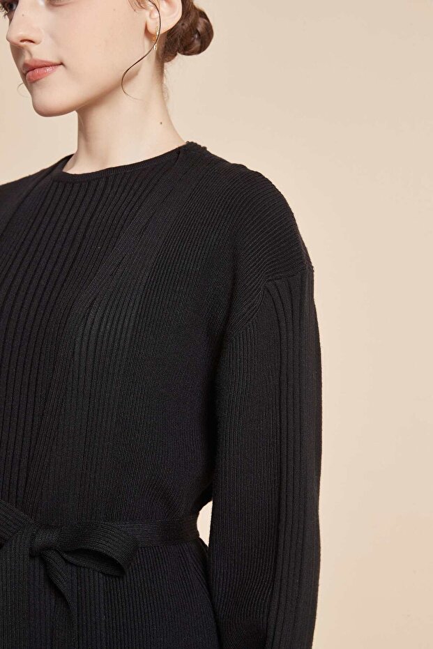 بلوزة سادة بأكمام قصيرة - 5