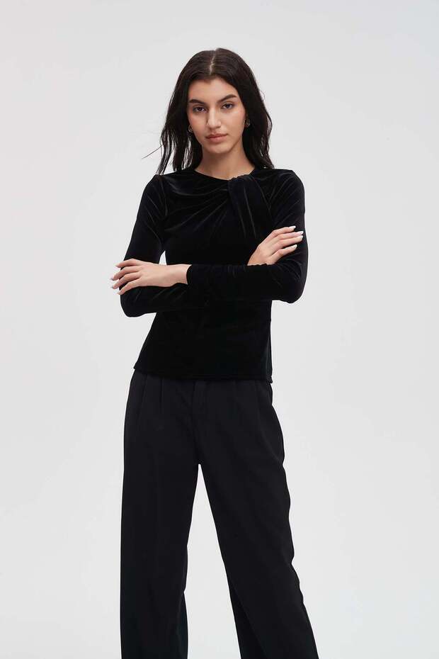 بلوزة سادة بأكمام طويلة - 1