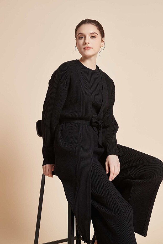 بلوزة سادة بأكمام قصيرة - 3