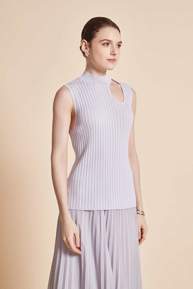 بلوزة سادة مضلعة بدون أكمام - 4