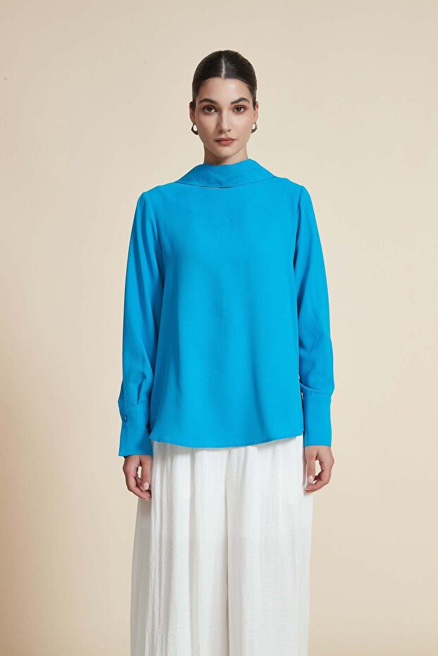 بلوزة سادة برقبة عالية وأكمام طويلة - 2