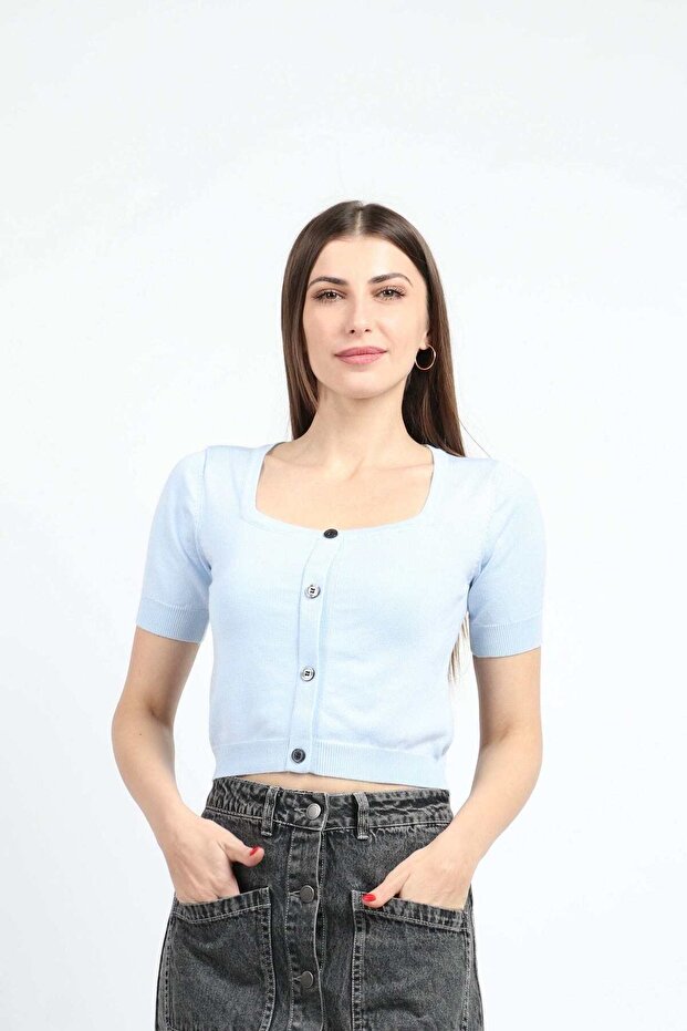 بلوزة سادة بأزرار أمامية - 1