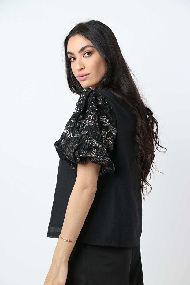 بلوزة سادة بأكمام قصيرة منفوخة - 1