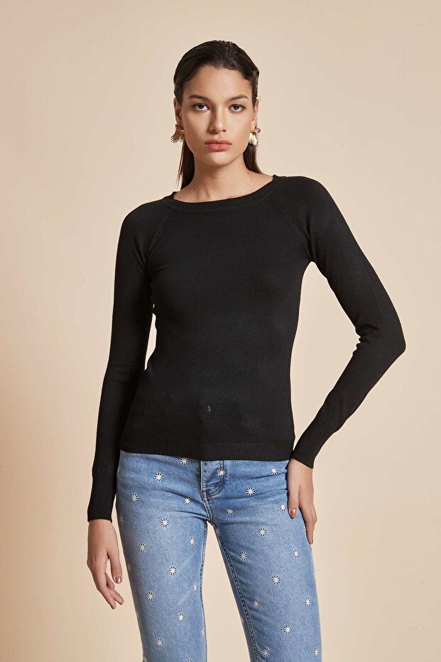 Solid Crew Neck Long Sleeve Top - 5