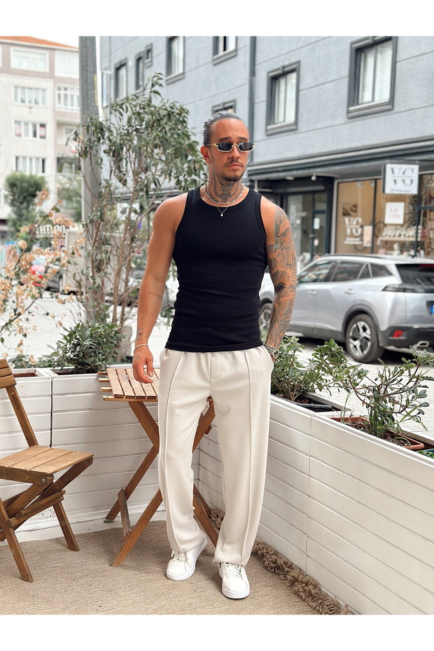 قميص أساسي من القطن الممشط باللون الأسود - 3