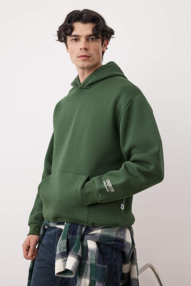 Haki Kapüşonlu Oversize/Geniş Kesim Nakışlı Etiketli Yumuşak Kumaş Sweatshirt TMNAW24SW00031 - 1
