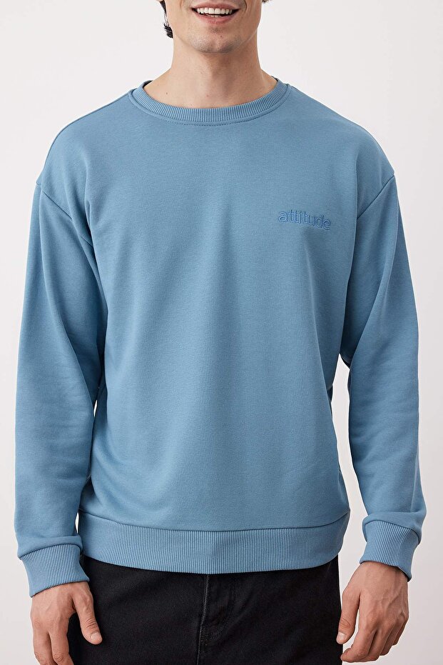 Indigo Oversize/Geniş Kesim Yazı Nakışlı Şardonsuz Sweatshirt TMNAW24SW00039 - 3