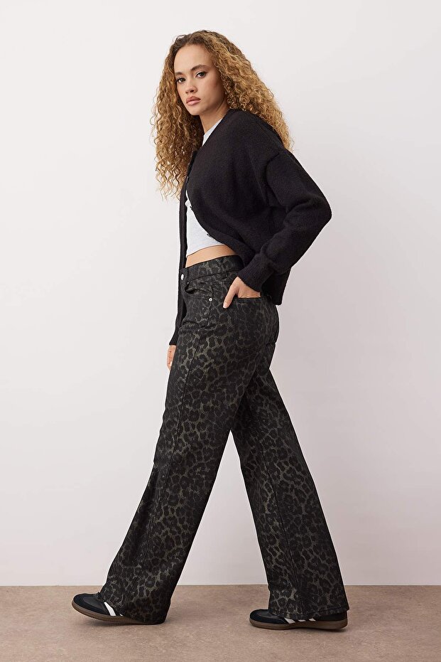 Çok Renkli Leopar Desenli Yüksek Bel Wide Leg Geniş Paça Jeans TWOAW26JE00154 - 2