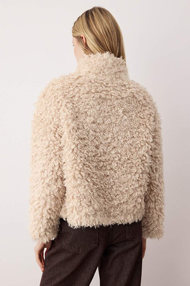 Ecru Regular Fit Shepherd Closure Fur Coat TWOAW26MO00019 - 5