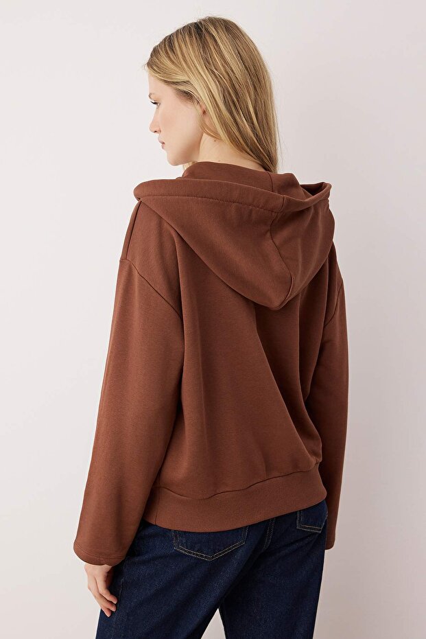 Kahverengi Bağlama Detaylı Oversize/Geniş Kalıp Örme Sweatshirt TWOAW26SW00053 - 4
