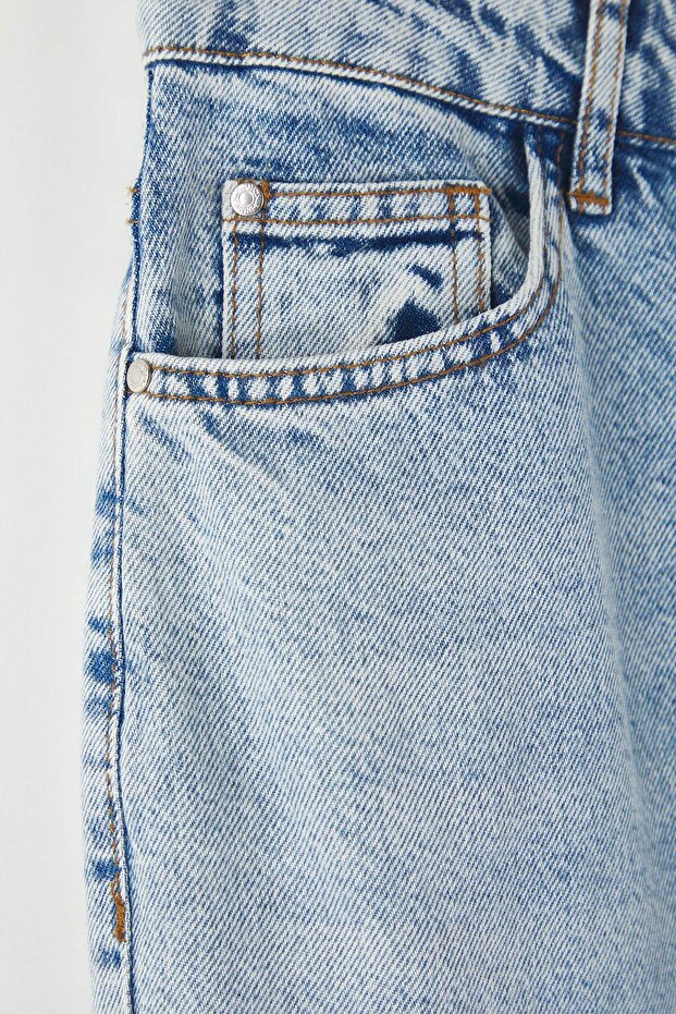 Açık Mavi Paçası Kesikli Yüksek Bel Straight Fit Büyük Beden Jeans TBBAW26CJ00039 - 6
