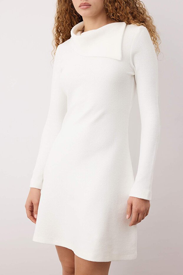 Ekru Yaka Detaylı Bodycon Diagonel Mini/Kısa Esnek Örme Elbise TWOAW26EL00224 - 3