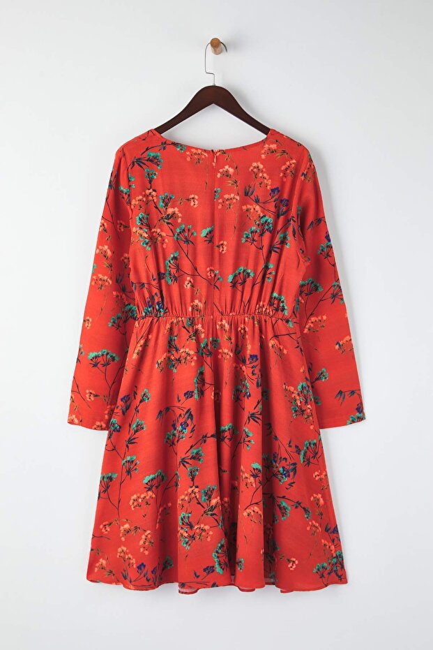 Vínové šaty s výstřihem do srdíčka, květinové, krátké, tkané, velké velikosti TBBAW26AH00047 - 8