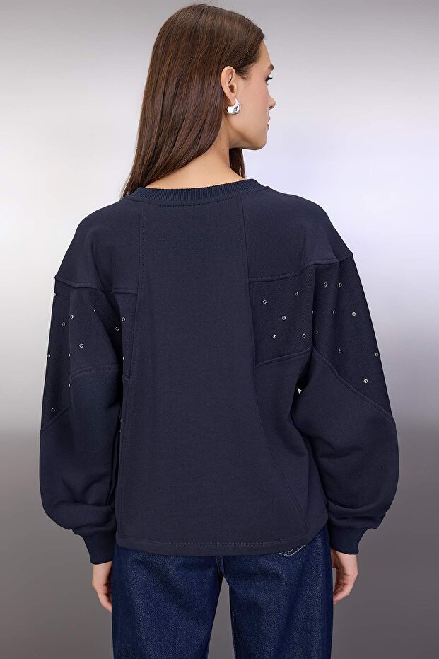 Lacivert Kuşgözü Aksesuar Detaylı Bisiklet Yaka Oversize/Geniş Kesim Örme Sweatshirt TWOAW26SW00038 - 4