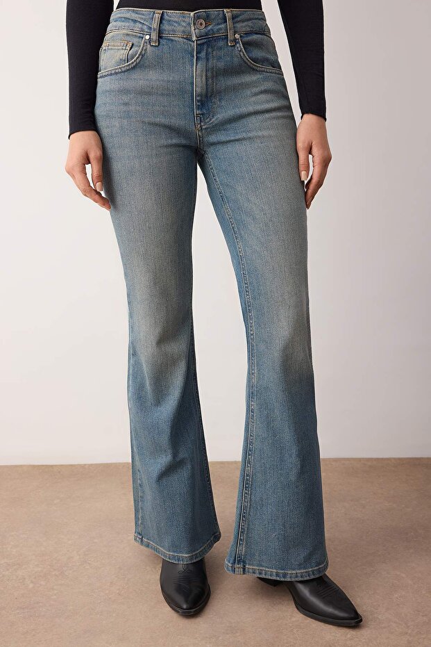 Mavi Normal Bel Comfort/Esnek Arka Cep Detaylı Flare Bootcut Jeans TWOAW26JE00130 - 3