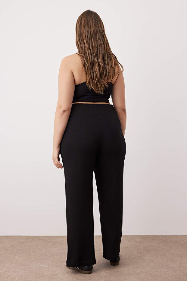 Siyah Nervür Detaylı Wide Leg/Geniş Paça Büyük Beden Eşofman Altı TBBAW26AJ00005 - 4