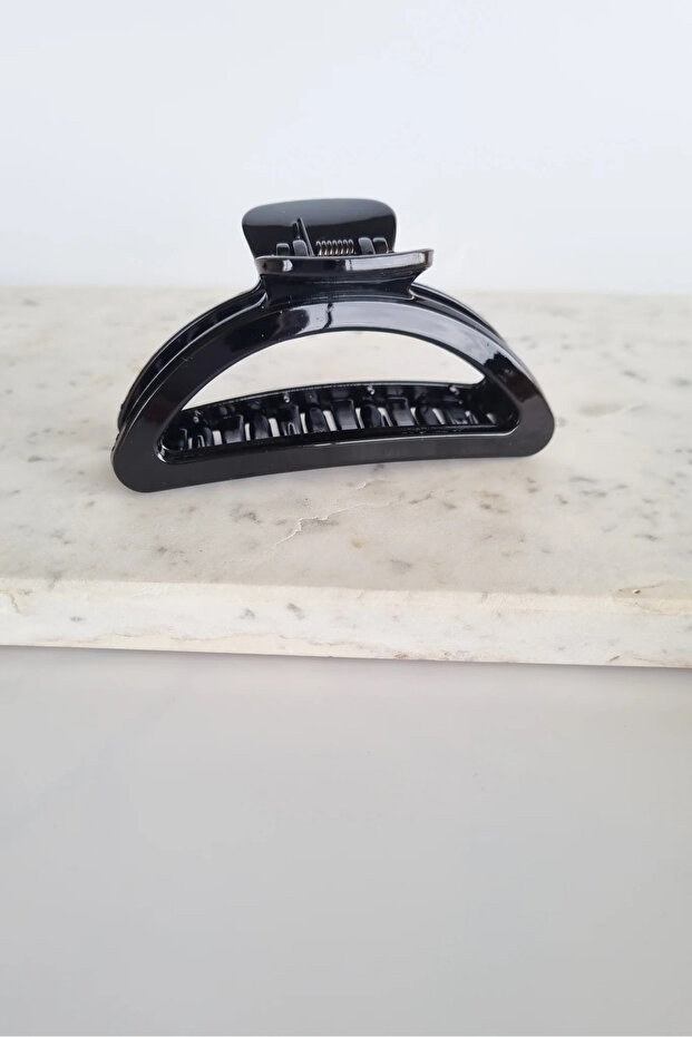 مشبك حذاء نصف قمر أسود اللون - 2