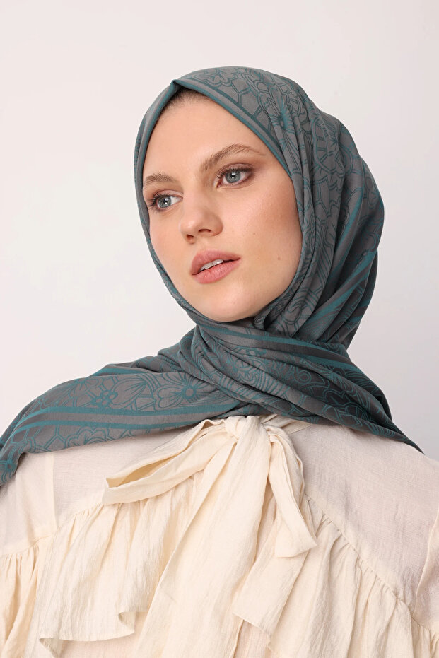 Lavin Pattern Reversible Shawl, Dark Grey-Emerald - 4