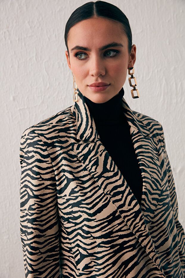 سترة جلدية بيج زيبرا منقوشة - 4