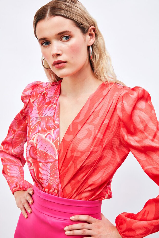 بلوزة بودي سوت منقوشة بصفين من الأزرار - أحمر - 2