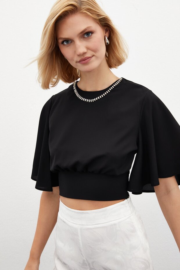 Kolyeli Kısa Kol Bluz - Siyah - 3
