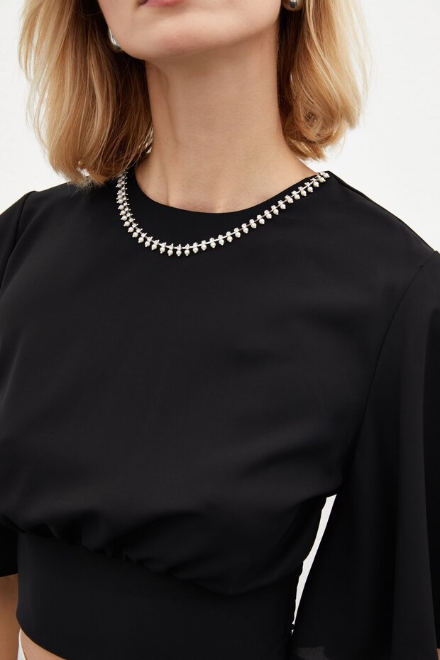 Kolyeli Kısa Kol Bluz - Siyah - 6