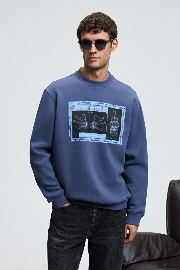 Lucian Men's Chest Printed Round Neck Regular Fit Indigo Sweatshirt