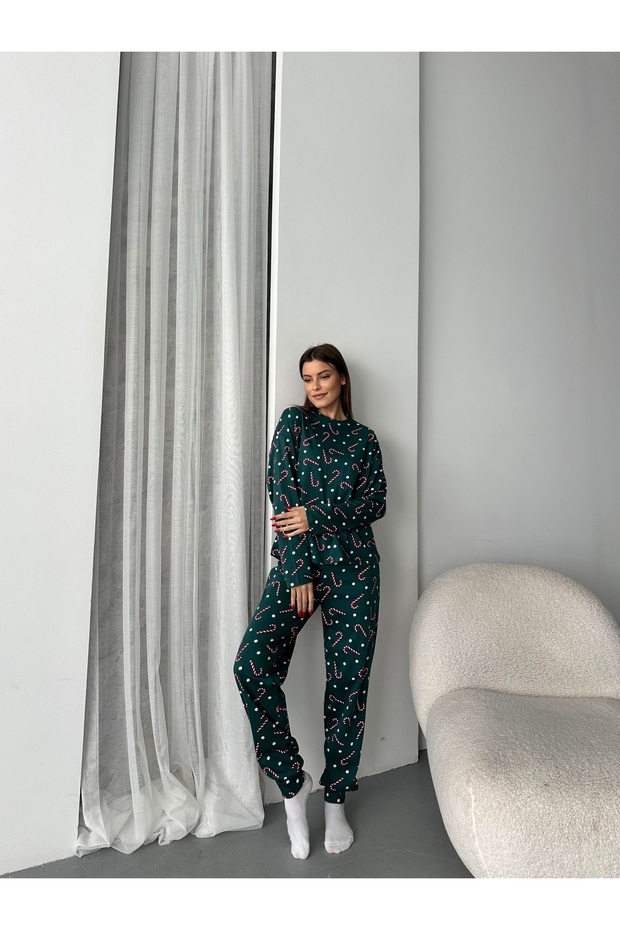 طقم بيجامة نسائية بأكمام طويلة بنمط الحلوى الخضراء - 1