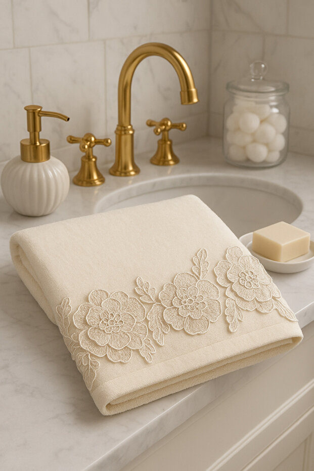 Gülşen Cream Velvet Towel 3D 50&90