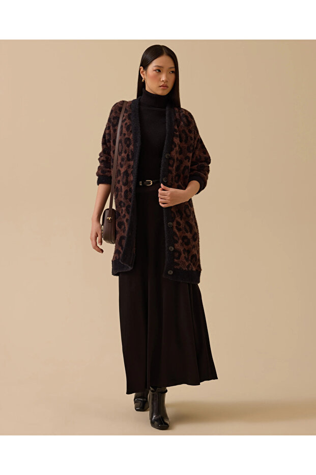 سترة تريكو بأزرار منقوشة بنقشة الفهد - 3