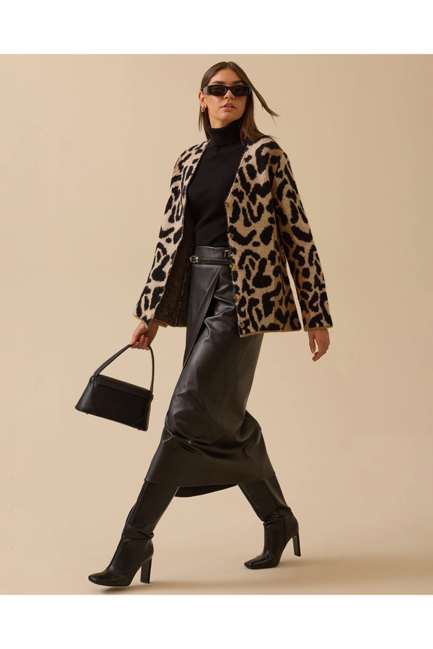 Leopar Desenli Düğmeli Hırka - 2