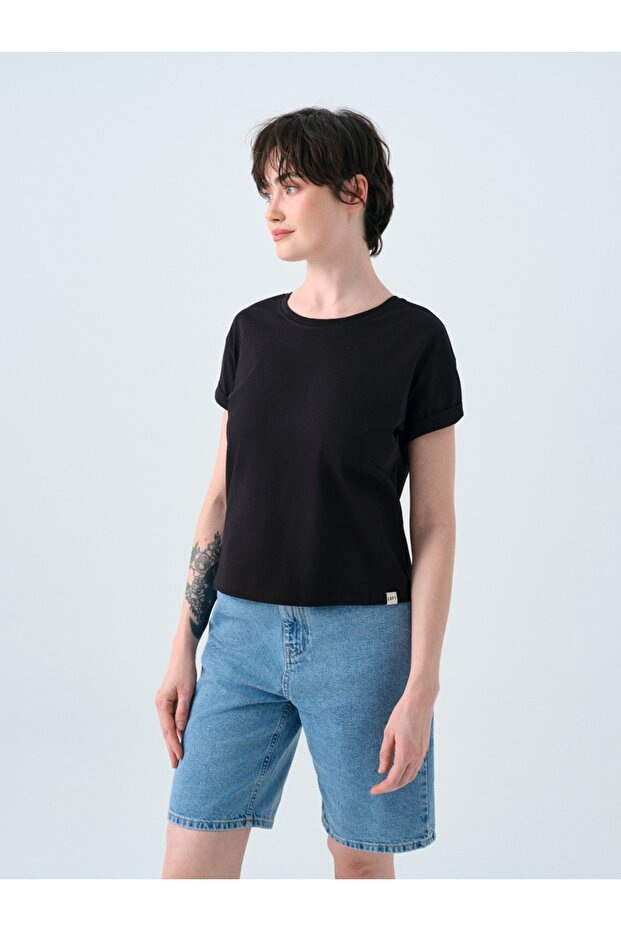 Loose Fit Women's T-shirt Sleeve