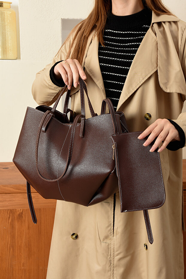 Luxury Shoulder Bag with Buckle and Puppy