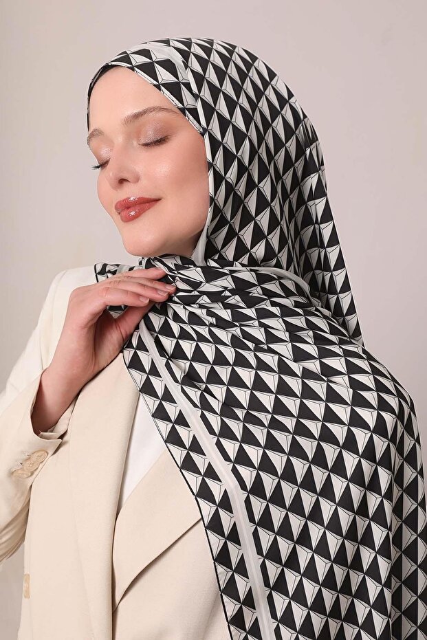 شال نادي بنمط مثلث أسود - 3