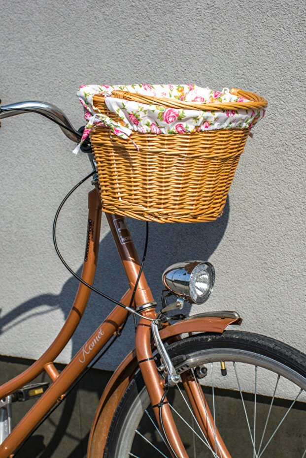 wicker bicycle basket with handlebar insert, click flowers, plug-in - 2