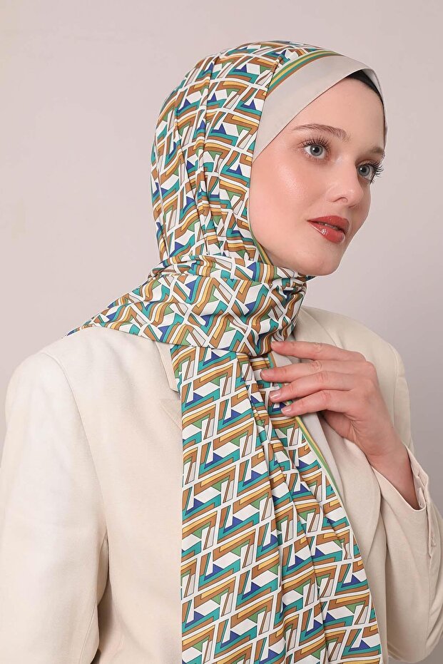 شال نادي بنمط متعرج باللون البيج - 1