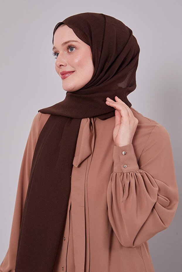 شال أرلين المسطح باللون البني الحار