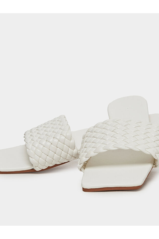 Solid Textured Weaving Flat Sandals - 3