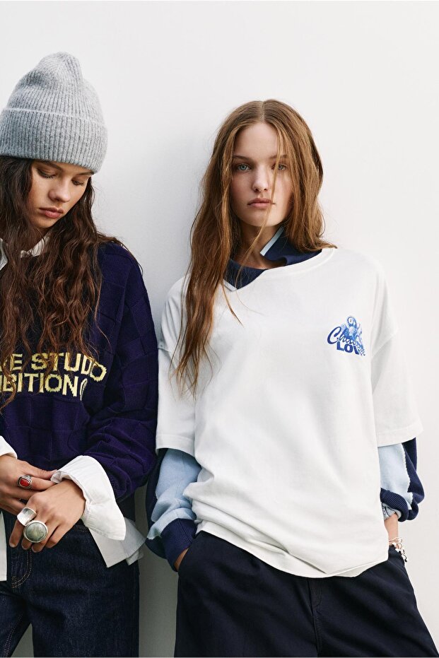 Bilardo topu grafik baskılı t-shirt - 1