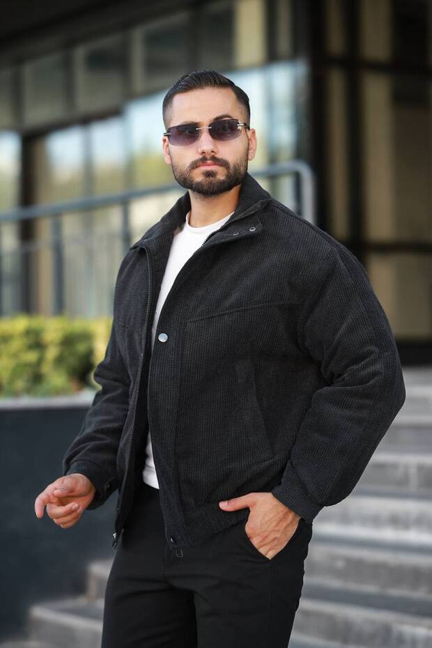 جاكيت مخملي مبطن من الداخل بتصميم كبير الحجم