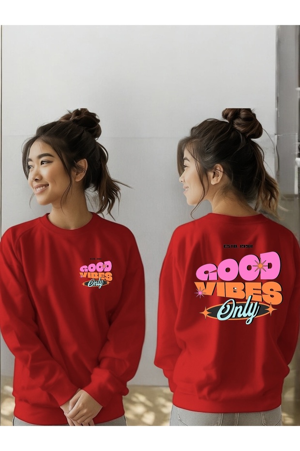سويت شيرت برقبة دائرية وأكمام طويلة للجنسين مطبوع عليه Good Vibes