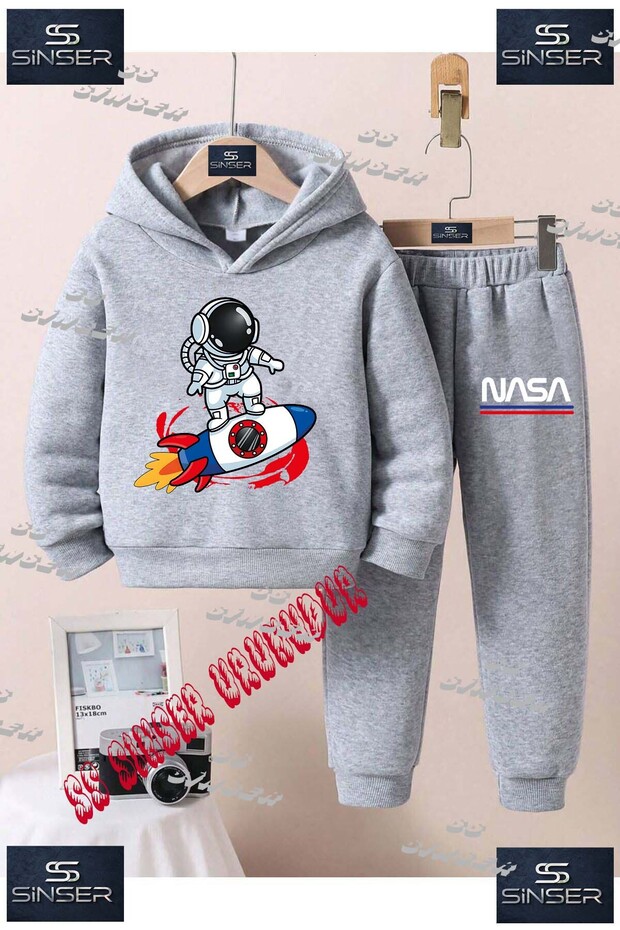 Children's Unisex Printed Hoodie and Sweatpants Set with the Text: "Astronaut on a Satellite Shuttle".