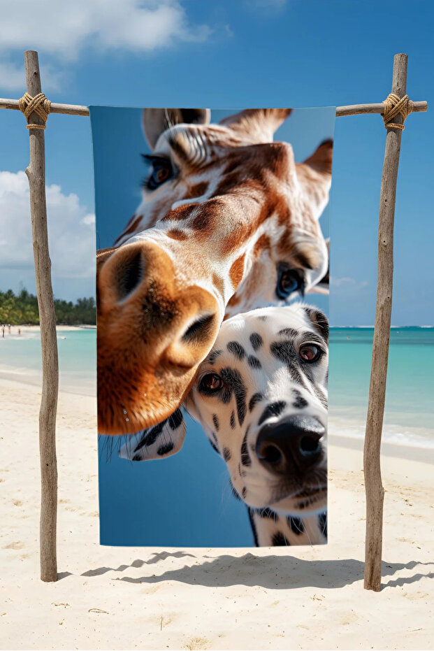 منشفة شاطئ قطنية بنمط الزرافة والكلب - تصميم منقوش - 1