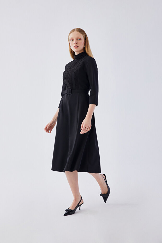 KEMERLİ PLİSELİ ELBİSE - 3