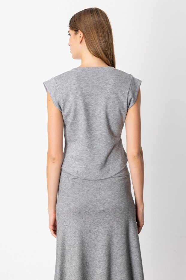 V Yaka İşlemeli Bluz - 5