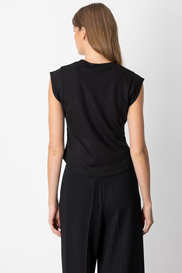 V Yaka İşlemeli Bluz - 5